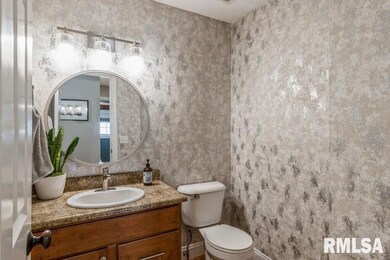 3044 W 34th St, Davenport, IA 52806 - photo 7