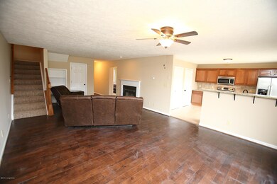 180 Beechtree Ln, Mount Washington, KY 40047 - photo 3