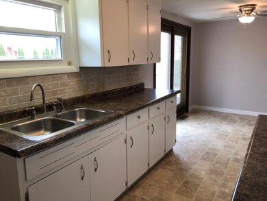 1150 Jefferson St, Bucyrus, OH 44820 - photo 5