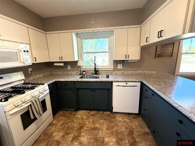 24 Hazelwood Ave, New Ulm, MN 56073 - photo 3