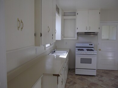 1405 3rd kitchen