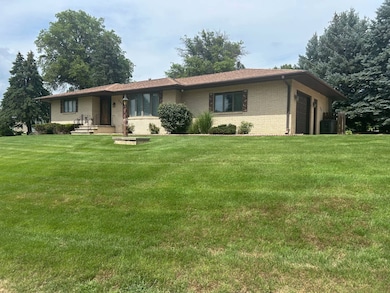 532 Charles Rd, Hebron, NE 68370 - photo 2