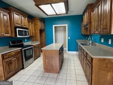 318 Lovorn Cir, Warner Robins, GA 31088 - photo 3