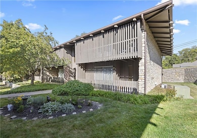 407 W 104th St unit A, Kansas City, MO 64114 - photo 3