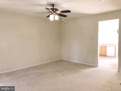 12774 Heron Ridge Dr, Fairfax, VA 22030 - photo 5