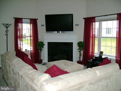 11243 Wortham Crest Cir unit 46, Manassas, VA 20109 - photo 3