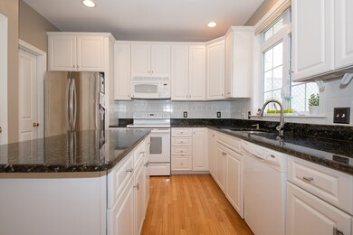 4 Pratt St, South Grafton, MA 01560 - photo 3