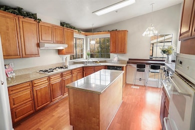 06-Kitchen