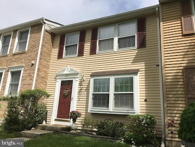 8617 Spring Creek Ct, Springfield, VA 22153 - photo 2