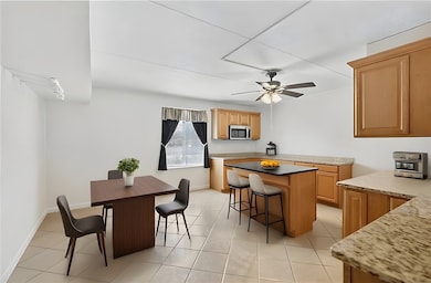 2120 Greentree Rd unit 610E, Pittsburgh, PA 15220 - photo 2