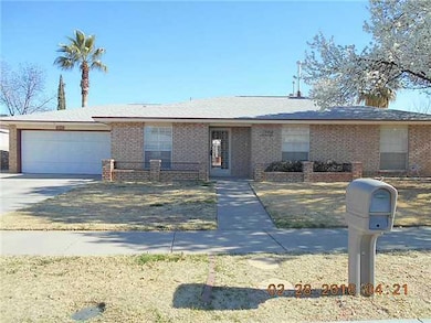 1944 Octubre Dr, El Paso, TX 79935 - photo 2