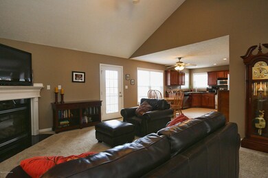 8604 Everett Rush Ct, Louisville, KY 40228 - photo 4