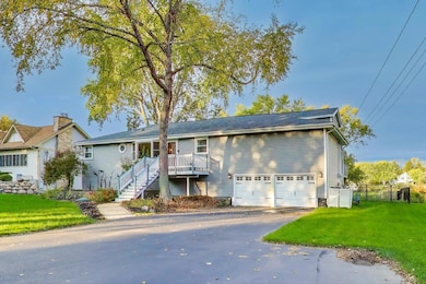 23490 N Spring Dr, Barrington, IL 60010 - photo 2