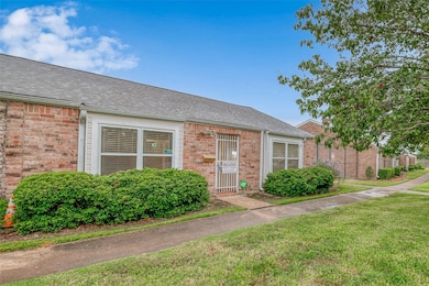 This is a well-maintained single-story townhouse f