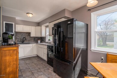 1711 S 17th St, Grand Forks, ND 58201 - photo 4