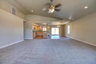 3911 Avenue E, White City, OR 97503 - photo 4