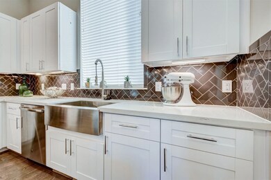 920 Thornton Rd unit B, Houston, TX 77018 - photo 7