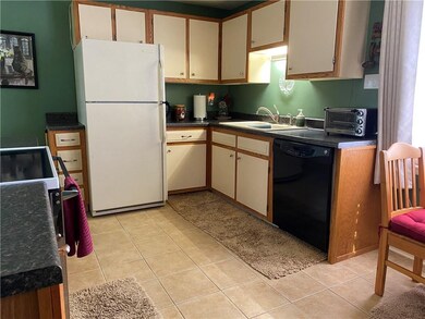 443 Walnut Hill Rd, Woonsocket, RI 02895 - photo 4