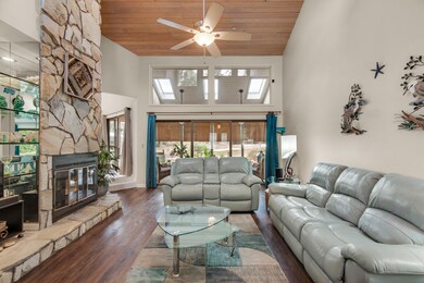 19 Balmoral Dr_20230208_034