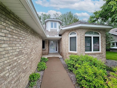 1207 Silverthorn Ct, Saint Paul, MN 55126 - photo 4