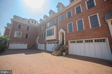 10679 Yorktown Ct, Fairfax, VA 22030 - photo 2