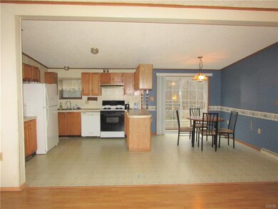 Kitchen layout is so nice for cooking & clean up.