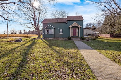 4469 Abbey Rd, Syracuse, NY 13215 - photo 2