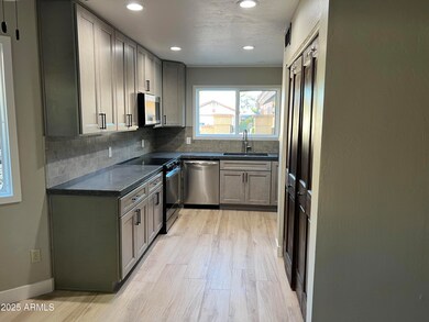 2240 E Flossmoor Ave, Mesa, AZ 85204 - photo 6