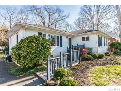 The tiered front steps allow for easy access to th