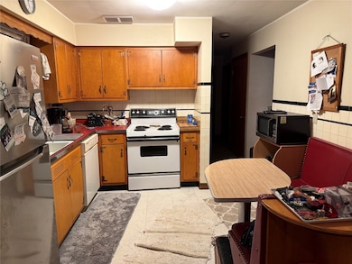 3026 Caton St, Erie, PA 16506 - photo 4