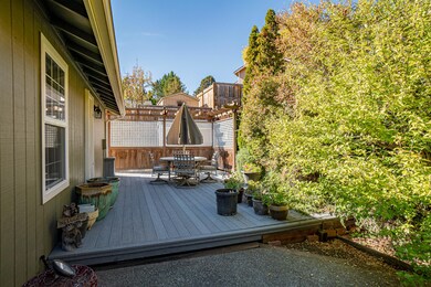 906 NW Regent Dr, Grants Pass, OR 97526 - photo 7