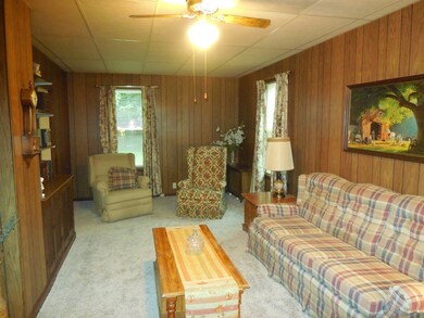 33 Temple St, Holyoke, MA 01040 - photo 3