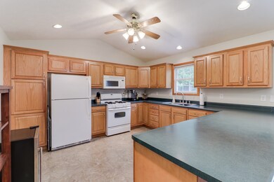 304 E Franklin St, Downs, IL 61736 - photo 3