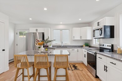 5 Feldspar Ln unit 3, Cumberland, ME 04021 - photo 3