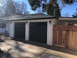 2 CAR GARAGE