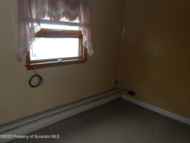 105 W 105-107 109 W Warren Unit 2, Dunmore, PA 18512 - photo 5
