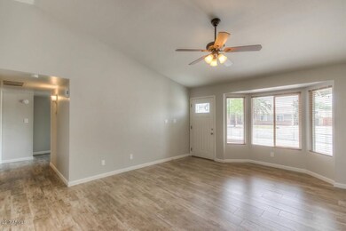 Living Room (4)-SMALL