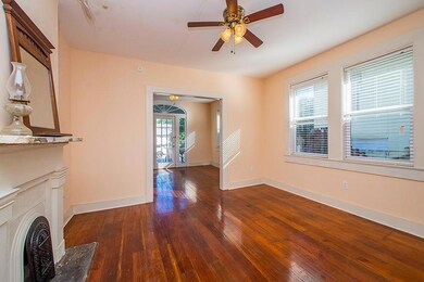 LEFT SIDE UNIT - FRONT DINING AREA. NATURAL WOOD F