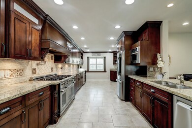 419 Wycliffe Dr, Houston, TX 77079 - photo 7