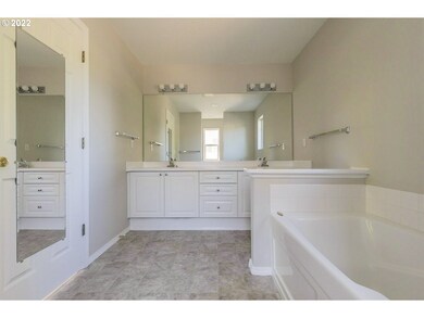 13968 SE 153rd Dr, Clackamas, OR 97015 - photo 6