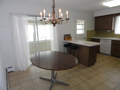 705 Johns Dr, Moosic, PA 18507 - photo 6