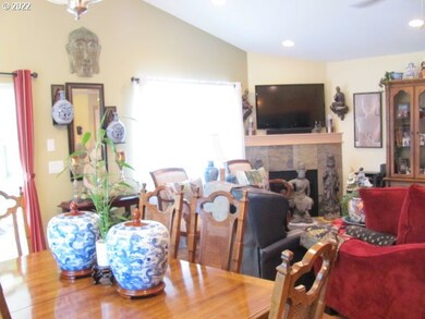 Living Room/Dining Room