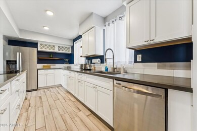 3242 E Camelback Rd unit 105, Phoenix, AZ 85018 - photo 5