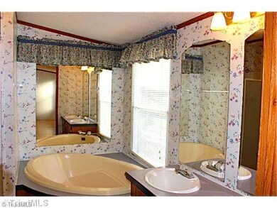 3846 Earnhardt Rd, Asheboro, NC 27205 - photo 7