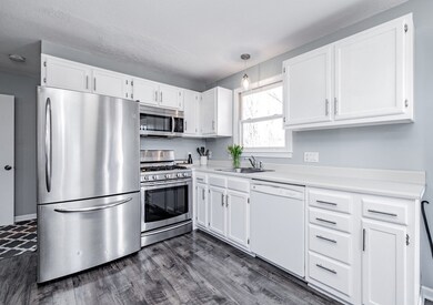 4 Sunflower Ln unit B, Westfield, MA 01085 - photo 3