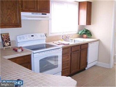 20 Peppermint Ln, Willingboro, NJ 08046 - photo 2