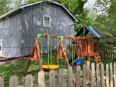 508 S Adams St, Raymore, MO 64083 - photo 6