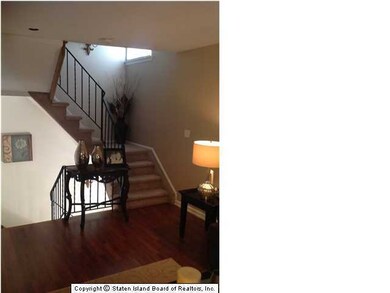 72 Ashley Ln, Staten Island, NY 10309 - photo 7