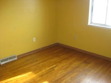 1160 Ironwood Dr, Columbus, OH 43229 - photo 4