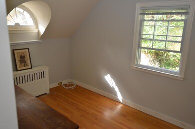 723 Riverbank Rd unit Garage Apt, Stamford, CT 06903 - photo 6